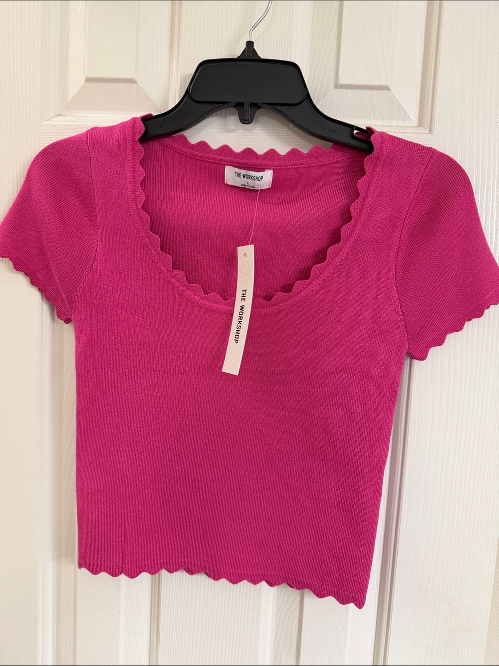 The Workshop Sweater NEaw w Tags . cropped Pink 70% Viscose